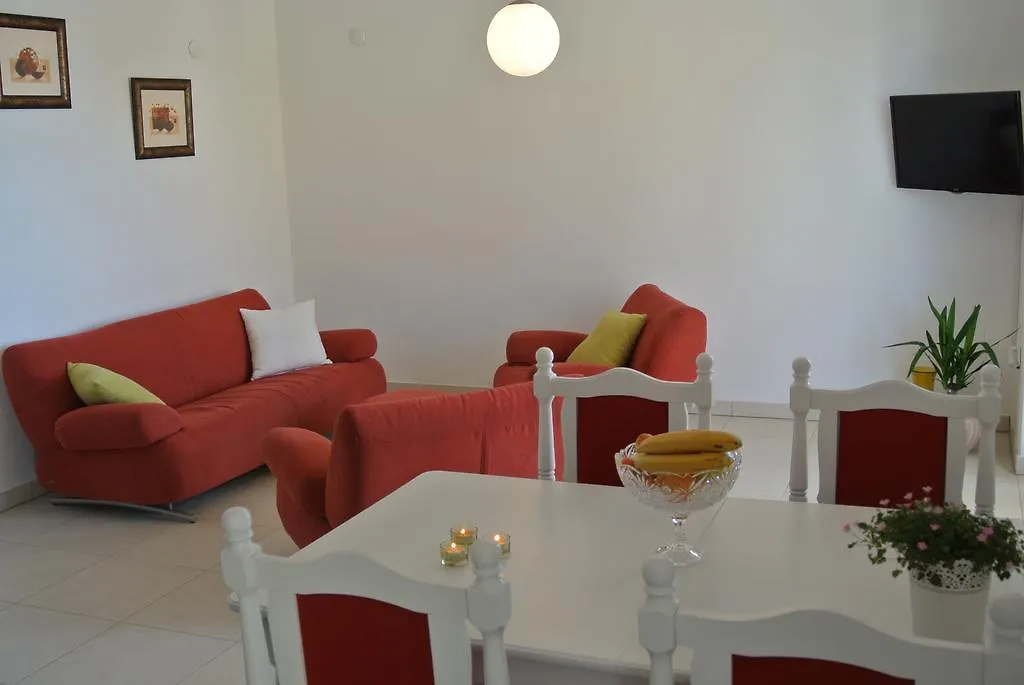 Apartments Topli Bok 트로기르